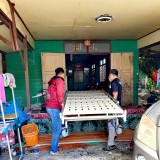 มูลนิธิฯ รับมอบสิ่งของจาก คุณอัครนันท์ ผ่องสวิสดิ์กุล​ และคร ... Image 3