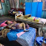 มูลนิธิฯ รับมอบสิ่งของจาก คุณอัครนันท์ ผ่องสวิสดิ์กุล​ และคร ... Image 1