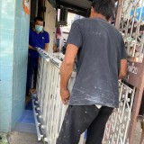 มูลนิธิฯ รับมอบสิ่งของจาก คุณอัญชัญวดี คารมปราชญ์ และครอบครั ... Image 1